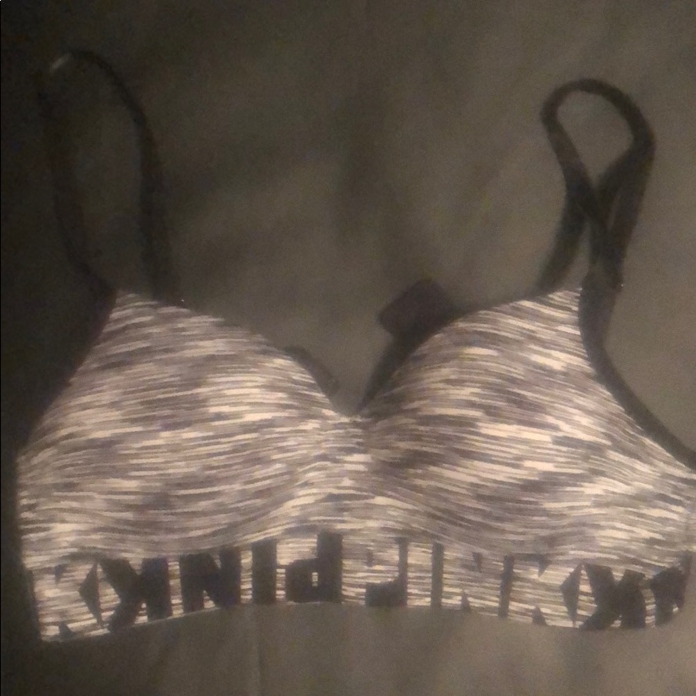 VS pink sports bra